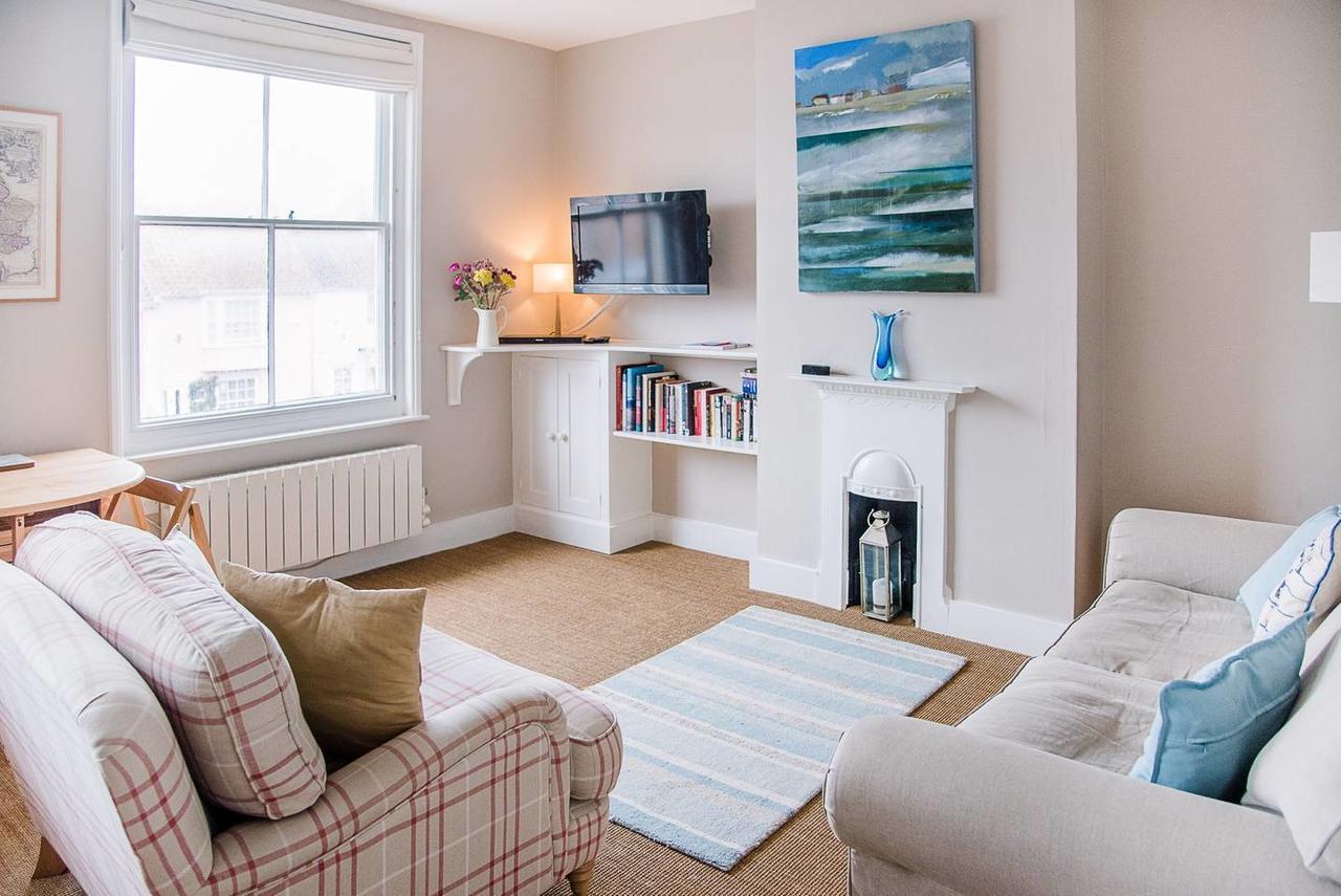 Serendipity, Aldeburgh - An Apartment On The High Street! Экстерьер фото